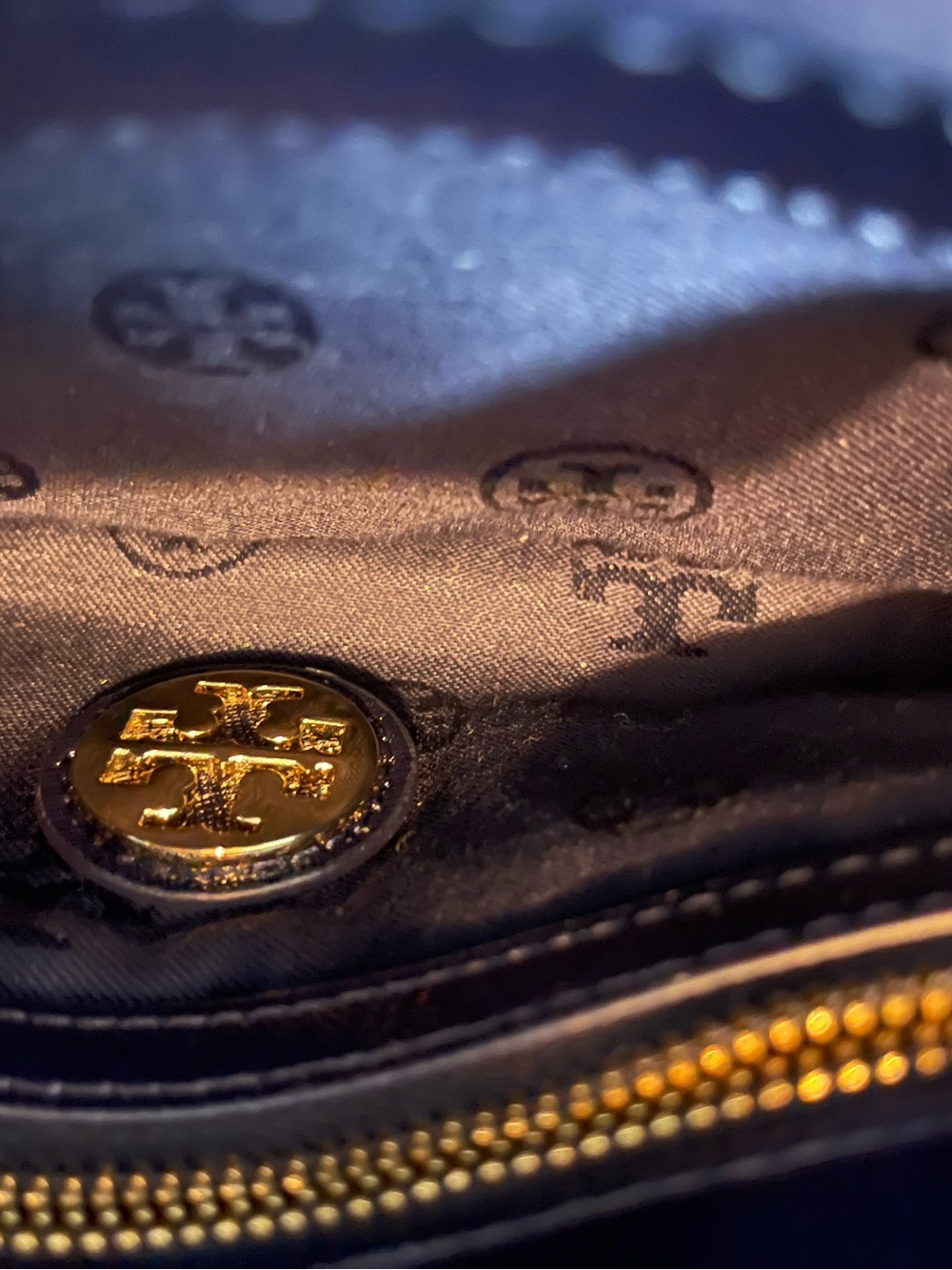 Tory Burch Navy Blue Leather Shoulder Purse/Clutch With Gold Chain - Picture 7 of 10